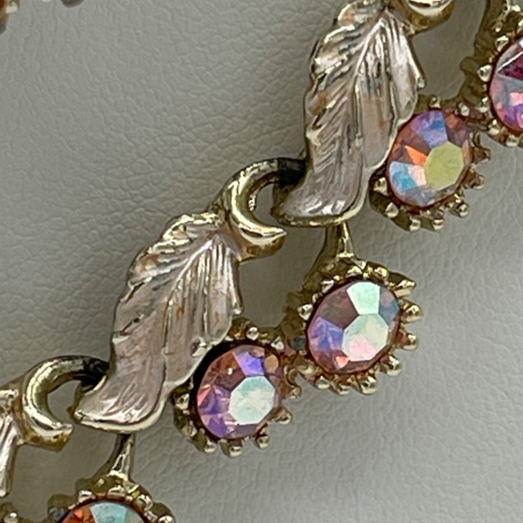 Aurora Borealis Flower Gold Tone Leaf Clip Earrings Necklace Set - Picture 11 of 16